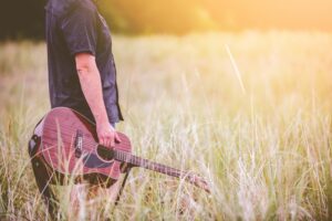 sertanejo-raiz-estilo-universitário-campo-música-origem-tema-vida-culturais