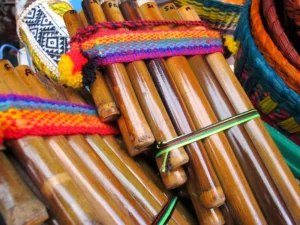 sabra-música-andina-andes-culturais-instrumentos-som-guitarra-notas-tradição